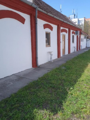 R4 Rolléder Apartman-ház